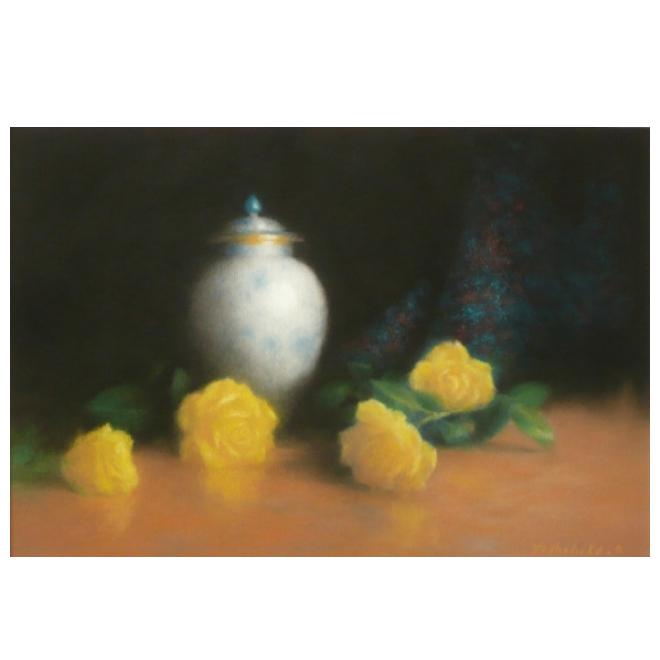 黄色い薔薇と壺